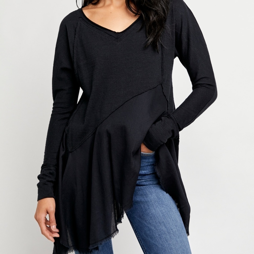 FREE PEOPLE Black Comin In Hot Tunic Top